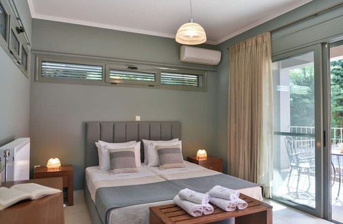 Eleios-Pronnoi Villa | Dalasvillas