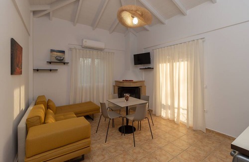 Gargaliani Apartment | Lagouvardos Apartments