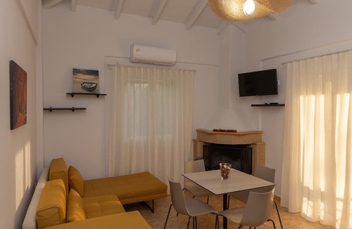 Gargaliani Apartment | Lagouvardos Apartments