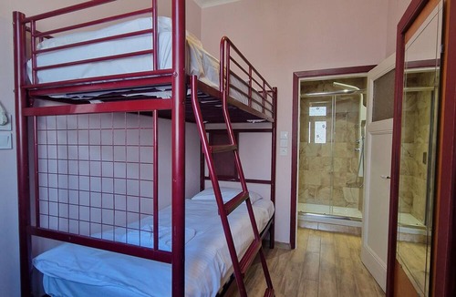 Omonia Apartment | Eclectic 4-Bed, 4-Bath Apt in Central Athens - AK1