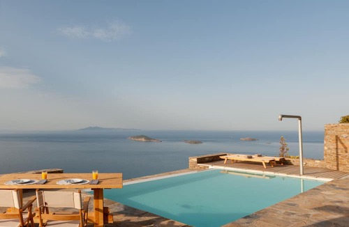 Gavrio Villa | Andros Tessera