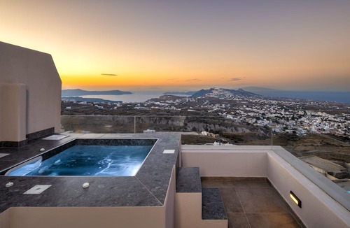 Pyrgos Villa | Santorini Soul Villas