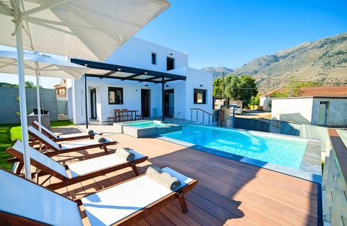 Kavallos Villa | Perla Villas with Heated Pool