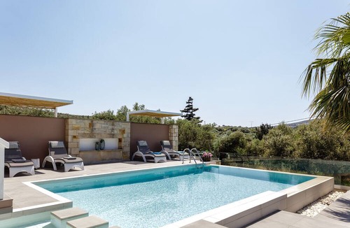 Kolymbari Villa | Villa Veni - Hidden Gem in Olive Grove by etouri