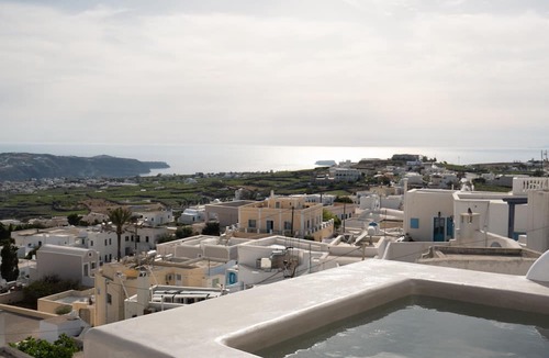 Pyrgos House | Valsamo Suites