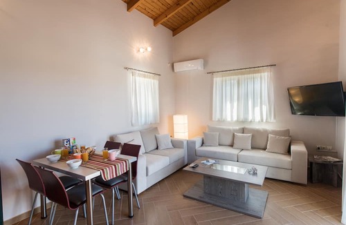 Tsoukaladhes Apartment | Lefkogea Villas