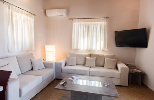 Tsoukaladhes Apartment | Lefkogea Villas