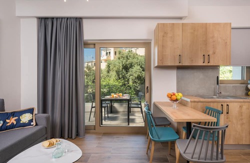 Makrys Tichos Apartment | Aequor Luxury Rooms