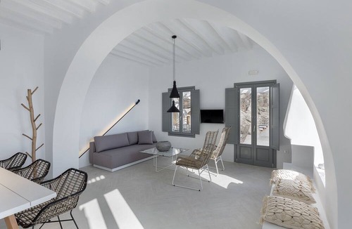 Tourlos Villa | Sealine Villas