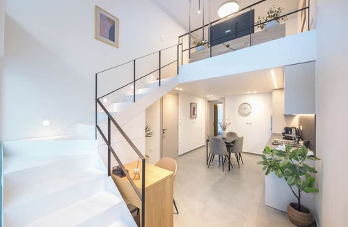 Kinosargous Apartment | Athens Secluded Apartments