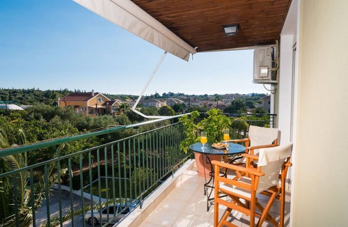 Mazarakata Apartment | Siora Maria Studios