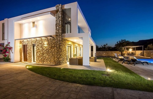 Kalithies Villa | Luxurious Villa with Private Pool for 8