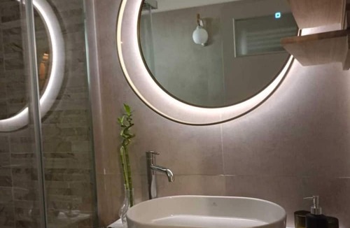 Konitsa Apartment | Apartment 'Konitsa Primula' with Mountain and Aoos River Valley View, Wi-Fi and Air Conditioning