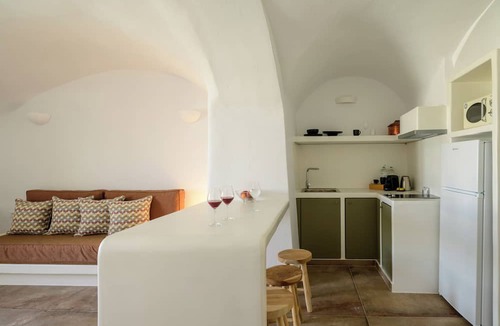 Exo Gonia Villa | Theros Villa with Private Pool, Kaminia Holiday Homes