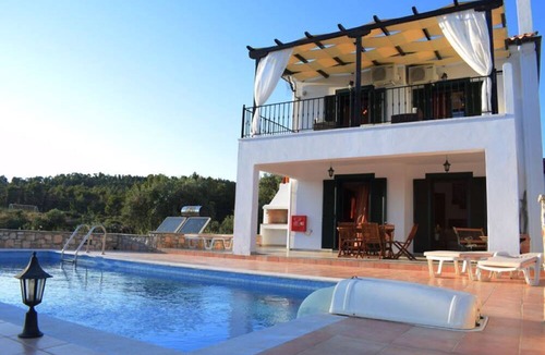 Alonissos Villa | Anemologio Seafront Villa Zerifos, PrivatePool Gem