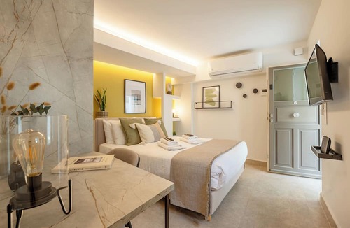 Plaka Hotel | Apt 6 ground floor studio with patio