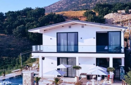 Himare Villa | Vila Infinity-Luxury Rooms