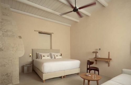 Old Town Rethymnon Villa | Majestic Rethymno Villa | Villa Helios Retreat | 3-Bedroom Luxury Residence | Historic Venetian Fountain Views | Private 65sqm Patio | Timeless Elegance & Modern Comfort | Prime Central Location