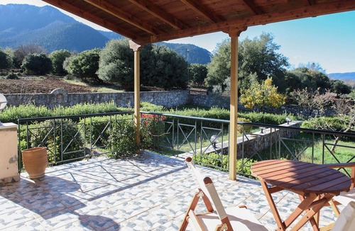Vlacherna House | Villa Mainalo - House near the Forest & Ski resort