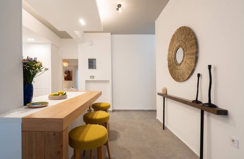 Petralona Apartment | My Happy Greek Home