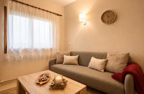 Loutraki Apartment | Lykno Pozar