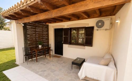 Sidari Apartment | Sidari village studio