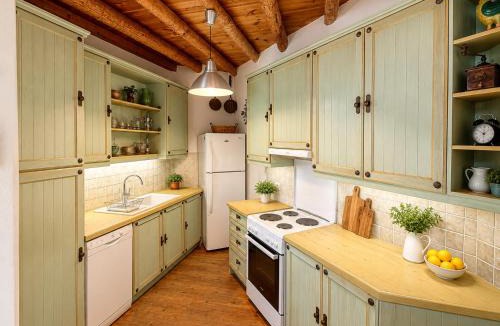 Gavrio Apartment | "GOLDEN SUNSET VILLA" 3-BDR, Breathtaking Views