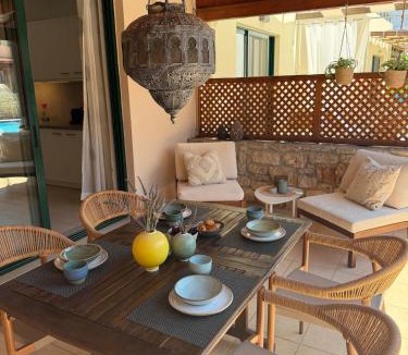 Asprouliani House | Villa Tone- velutstyrt villa med privat basseng og BBQ