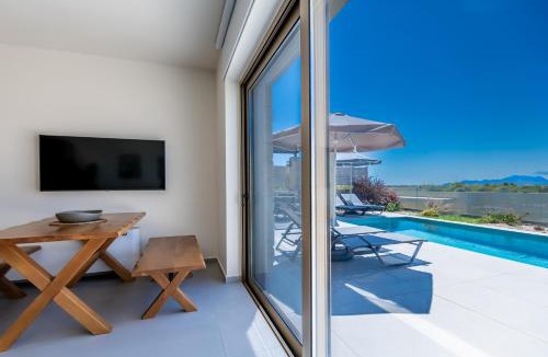 Sternes Villa | Elpida Luxury Villa, private pool, fantastic view!