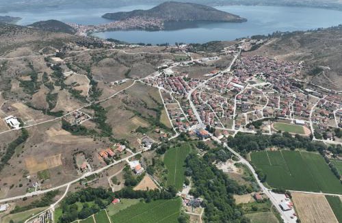 Kastoria Villa | River side house