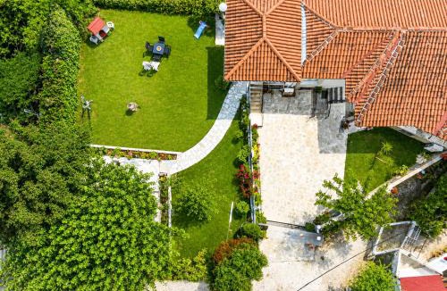Diava House | Private Meteora Panorama Garden Villa