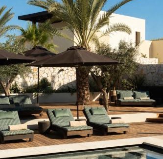 Paros Hotel | Luura - Cliff, Paros, Morgans Originals