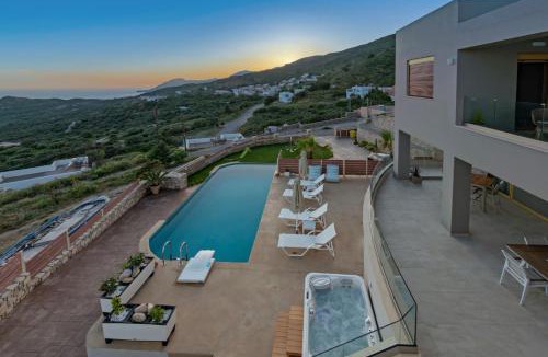 Mariou Villa | Villa Plakias Sunset with Heated Pool & Childrens Area, Walk to Restaurant