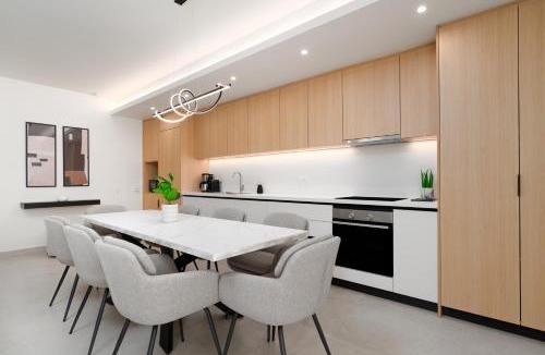 Agia Paraskevi Apartment | Luxury 4Bedrooms Stay in North Athens