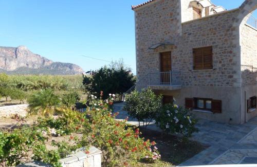 Leonidio Apartment | Karantonis House