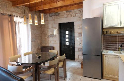 Kato Stalos Villa | Villa Christy