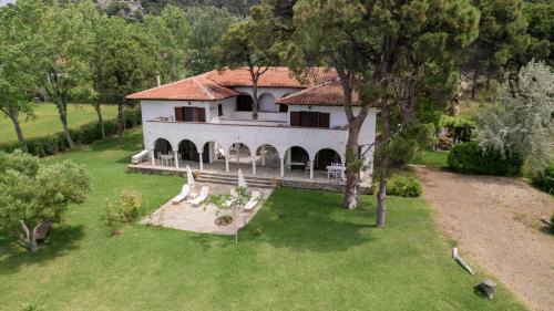 Elia Villa | Hacienda Beachfront Villa, Spathies