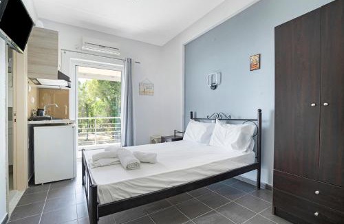 Pidima Kyras Apartment | Iguana studio 7