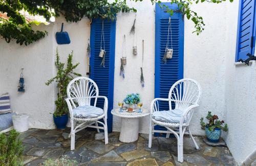 Korissia House | Small traditiional home near the shops and restaurants in Korissia, Kea