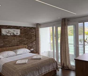 Elbasan County Hotel | Lundra