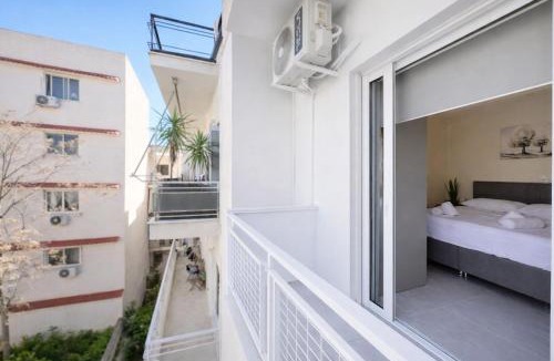 Irakleio Apartment | Sunny Minimal Studio Near Metro by ΜΡS