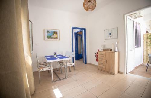 Agii Theodori Apartment | Blue Water Escape