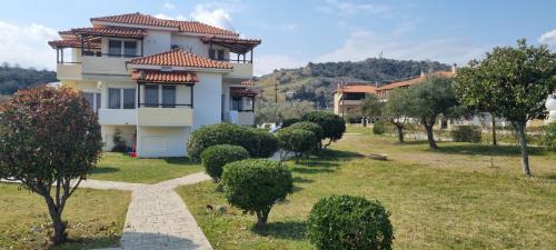 Agiokampos Apartment | 5 Suites Αγιόκαμπος Αγίας