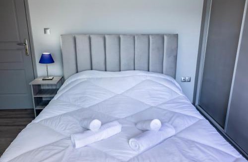 Salamis Apartment | Sea Breeze Stay 2