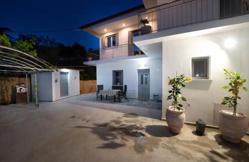 Poros House | Villa Yvonni