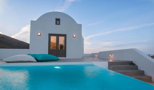 Imerovigli Villa | Luxury Santorini Villa Villa Pori Blanca Master Suite Private Pool