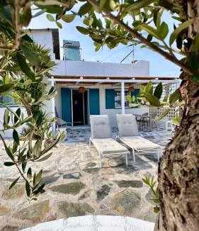Messini House | Unique Beachfront Cottage House - Private Garden