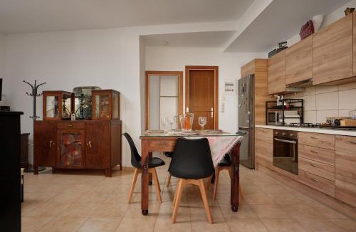 Skotino Apartment | Chara Stone House