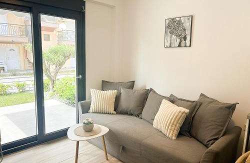 Ofrinion Apartment | Ofriniou Heaven - 200m from the Beach - Swimming Pool Access - Starlink WIFI