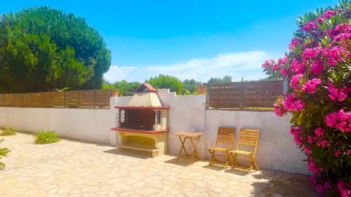 Agios Matthaios Apartment | TETRAKTYS ESTATE beachside seaview ΥΔΩΡ with big garden